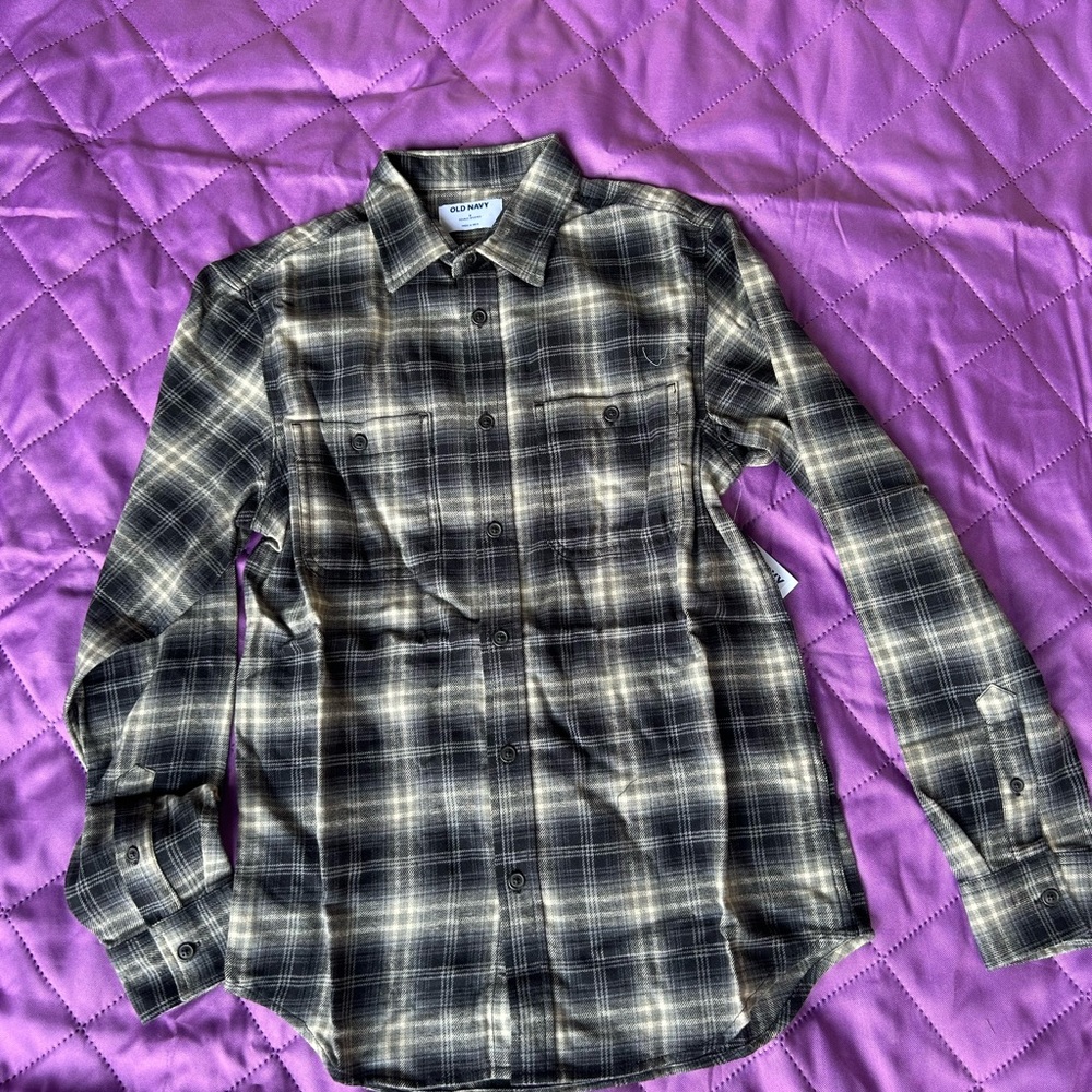 NWT. Old Navy Black and Gray Plaid Men's Shirt, small
